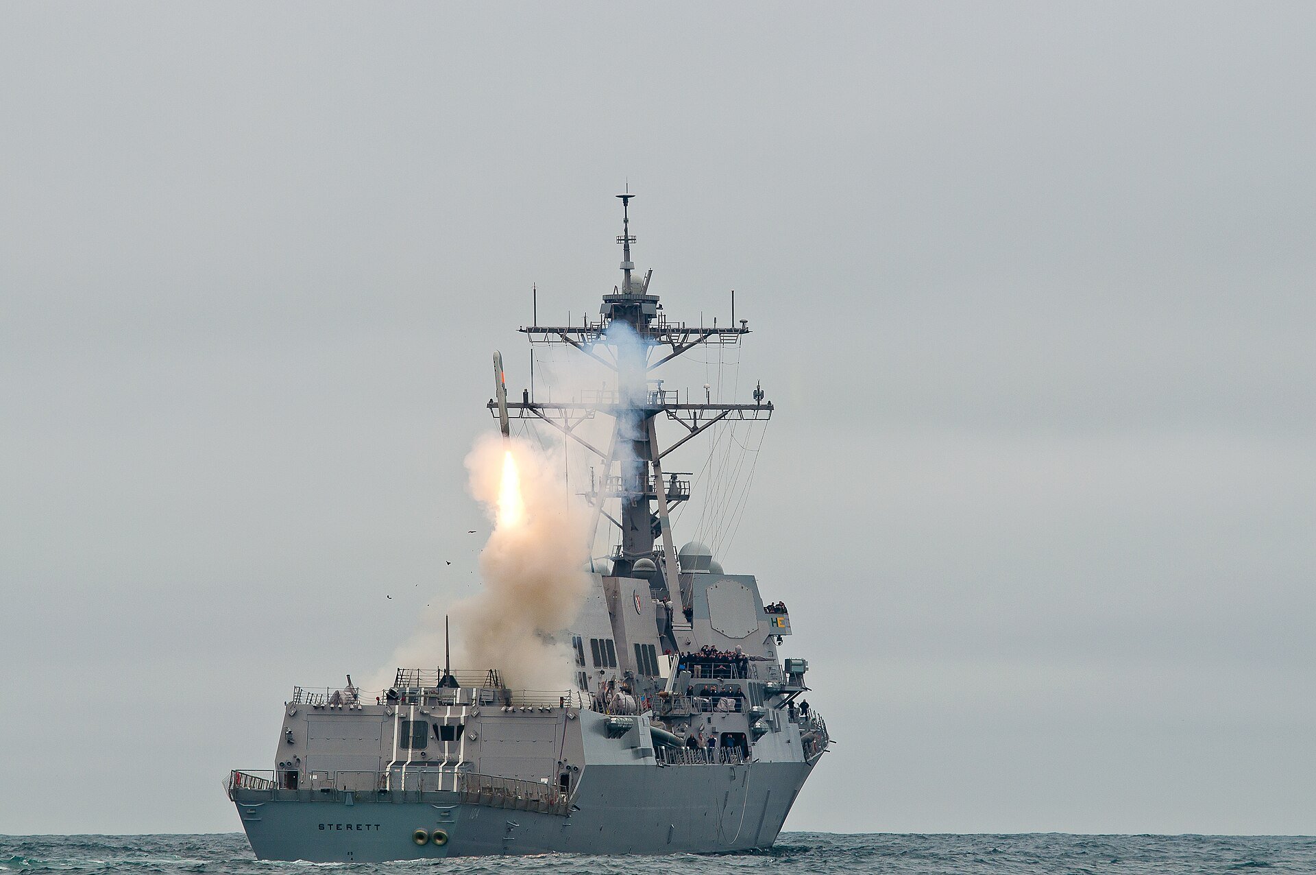 駆逐艦からのトマホーク発射