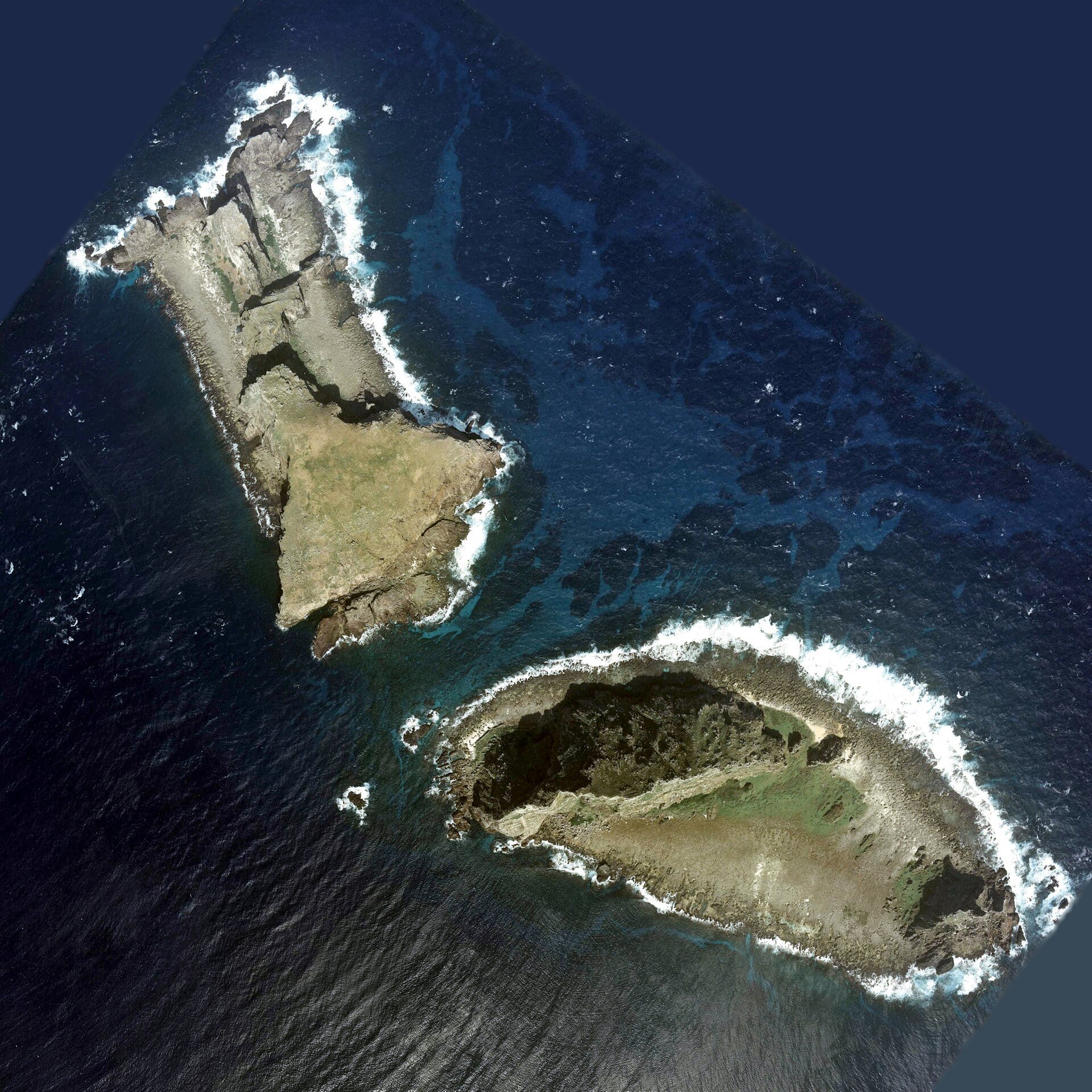 尖閣諸島の北小島・南小島